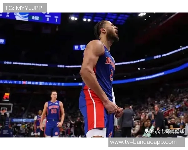 里德表现出色但仍需提升11投7中斩获18分7篮板2助攻1抢断1盖帽三分球命中率待加强 里德表现出色但仍需提升11投7中斩获18分7篮板2助攻1抢断1盖帽三分球命中率待加强