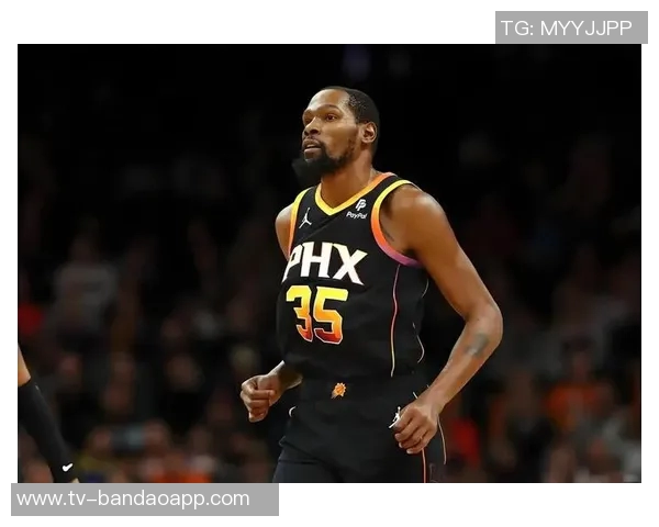 乌度卡直言杜兰特应有七八个盖帽却因裁判判罚遭无情吹罚