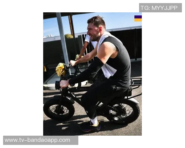 东契奇为湖人转播团队送车车上专属名牌彰显心意