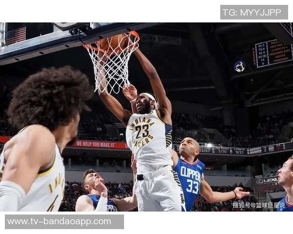 康宁汉姆赛后向小卡请教得分秘诀分享成功经验