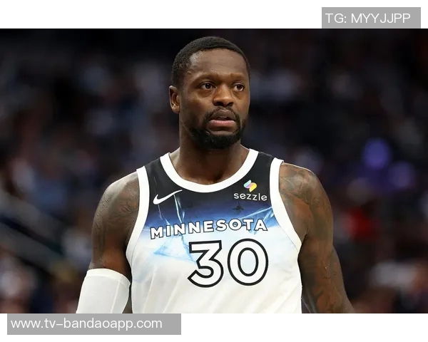 兰德尔半场高效表现24分10投10中助力球队争胜